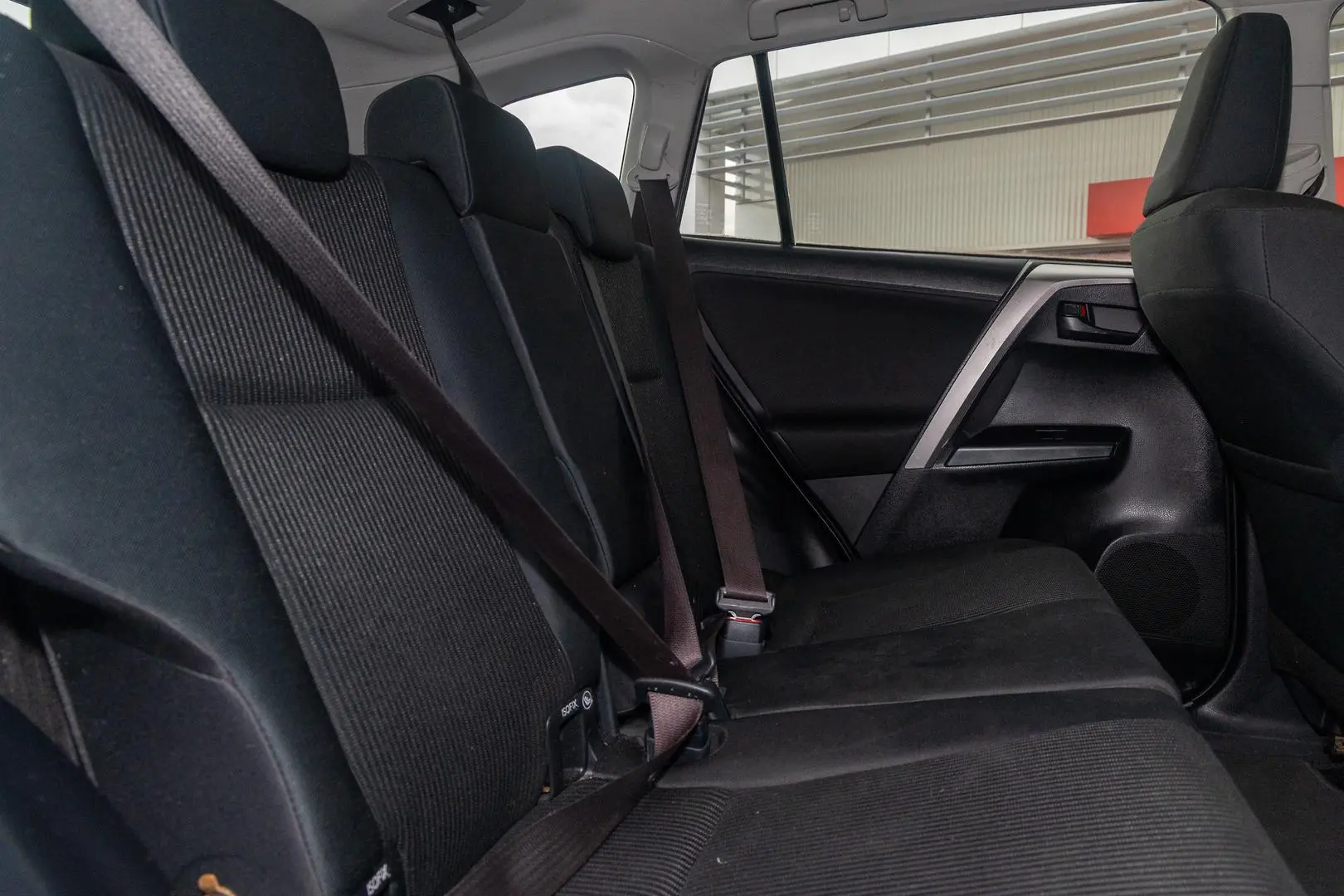 2018 Toyota RAV4 Gallery Image 9