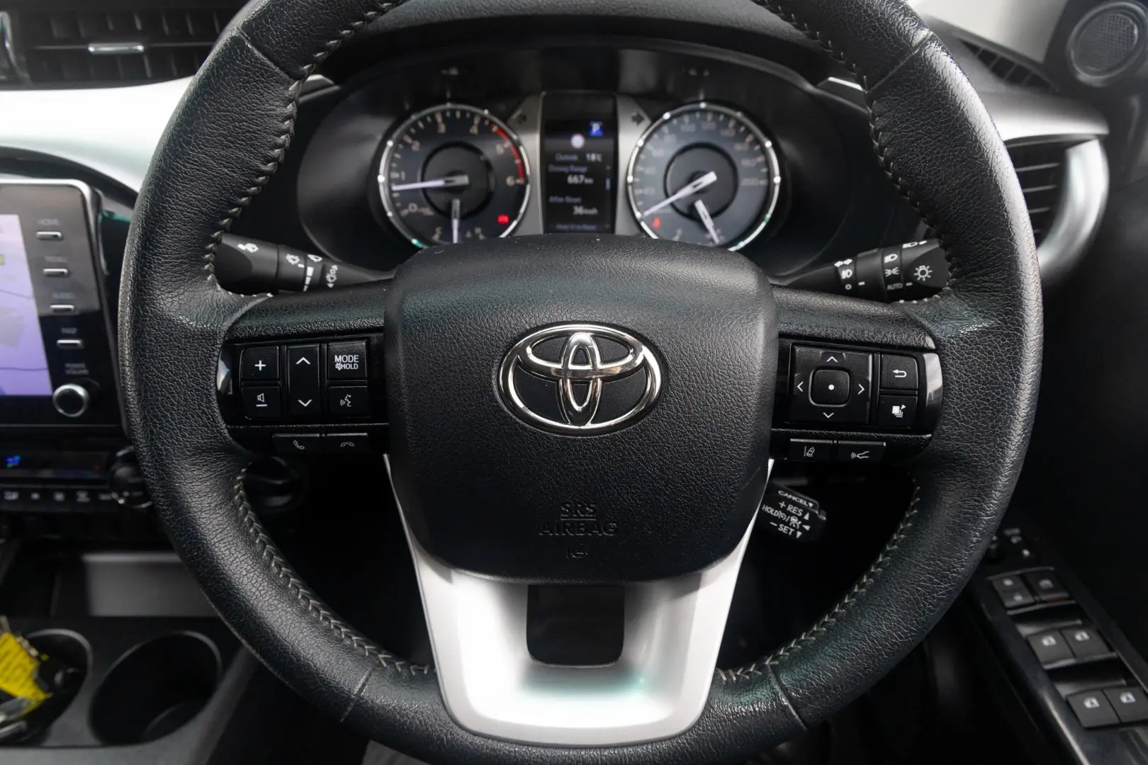 2022 Toyota Hilux Gallery Image 10