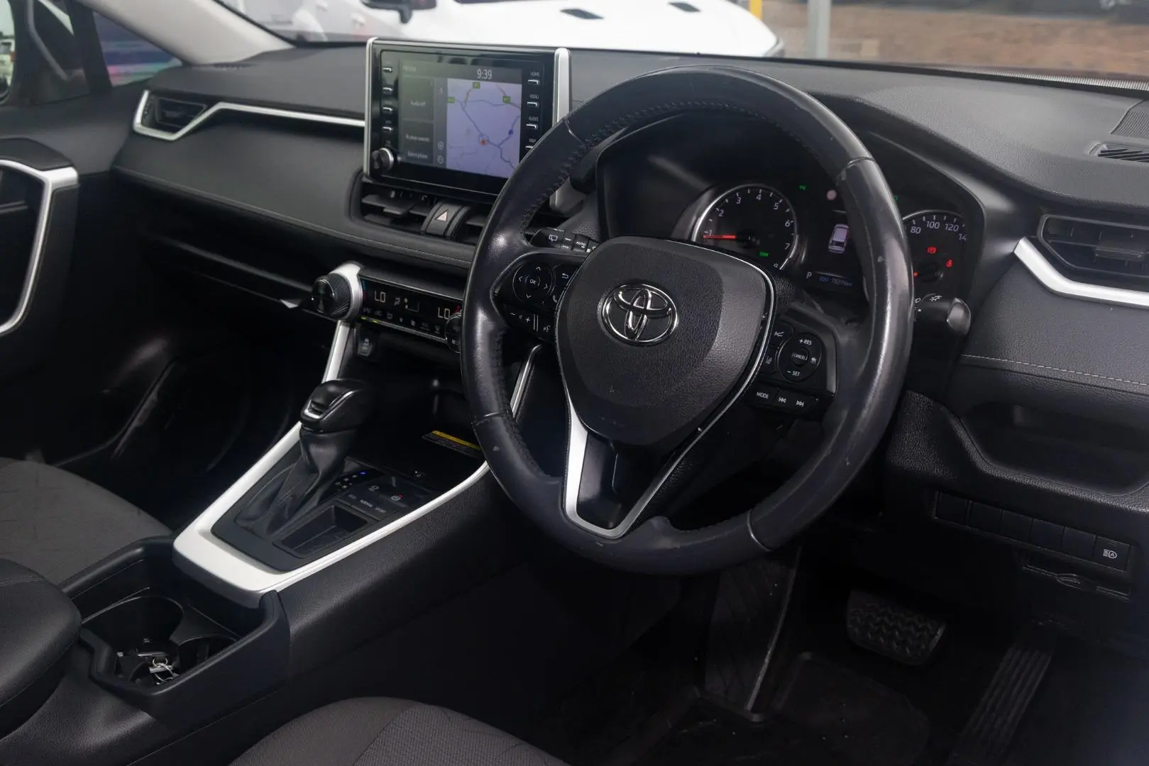 2020 Toyota RAV4 Gallery Image 7