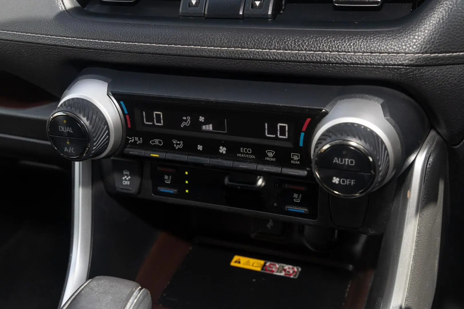 2022 Toyota RAV4 Gallery Image 16