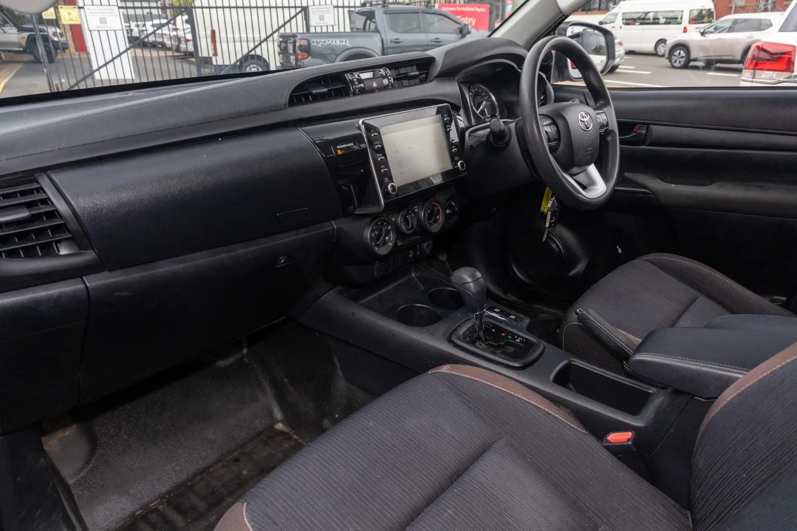 2020 Toyota Hilux Gallery Image 8