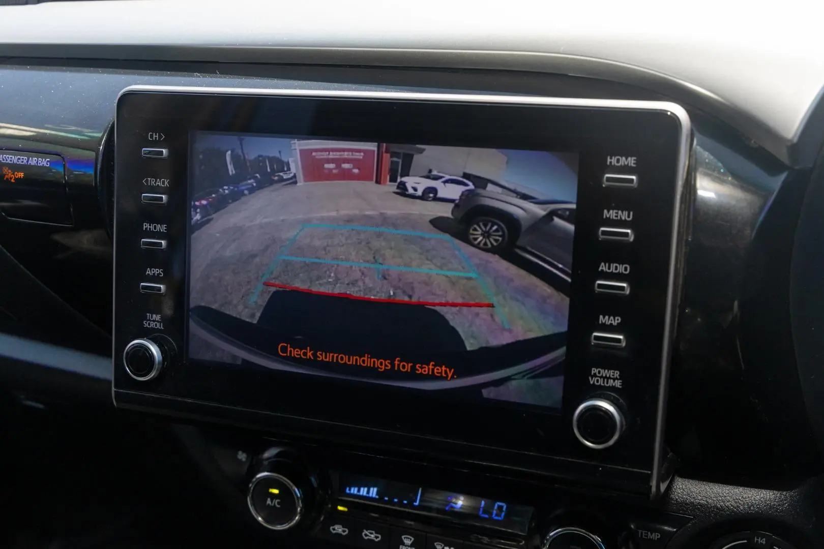 2021 Toyota Hilux Gallery Image 15