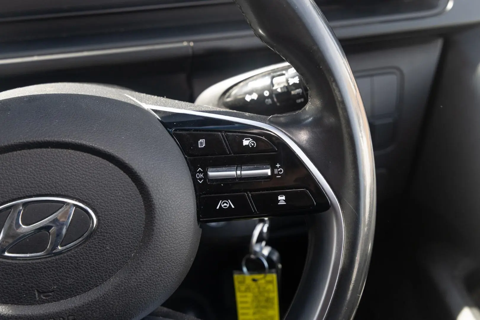 2021 Hyundai STARIA LOAD Gallery Image 12