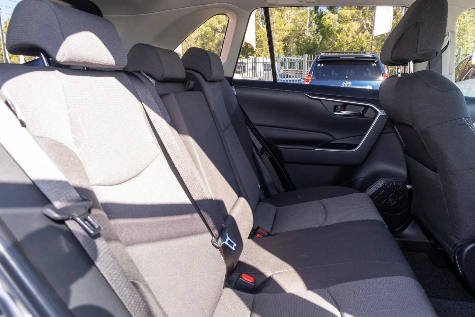 2025 Toyota RAV4 Gallery Image 9