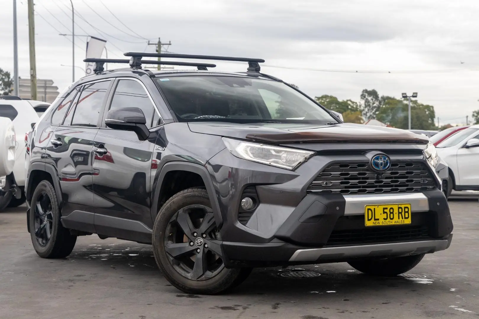 2020 Toyota RAV4 Gallery Image 1