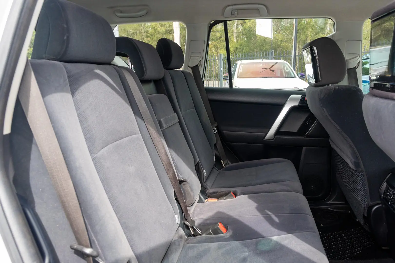 2022 Toyota Landcruiser Prado Gallery Image 9