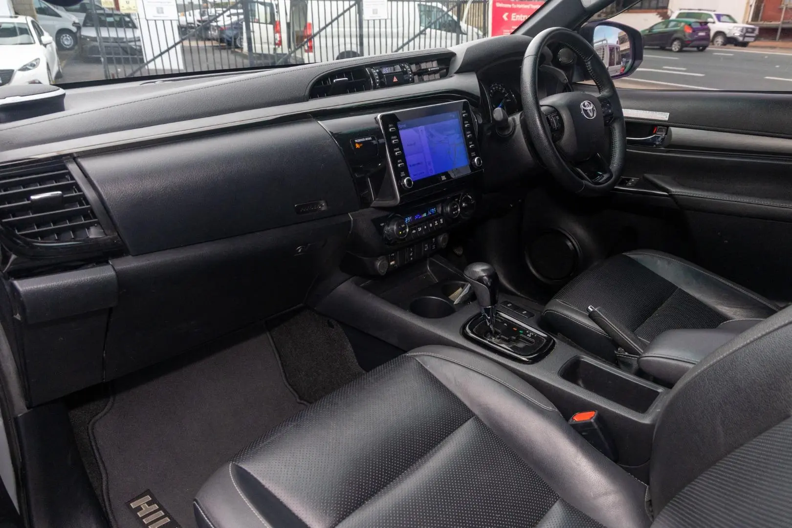 2023 Toyota Hilux Gallery Image 8