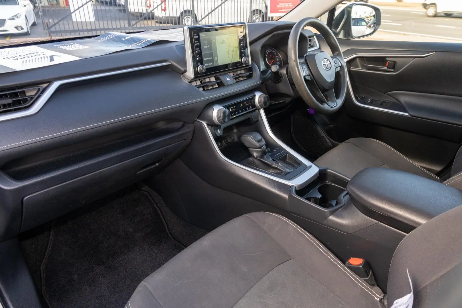 2020 Toyota RAV4 Gallery Image 8