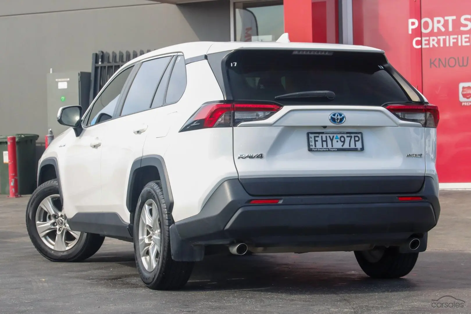 2019 Toyota RAV4 Image 2