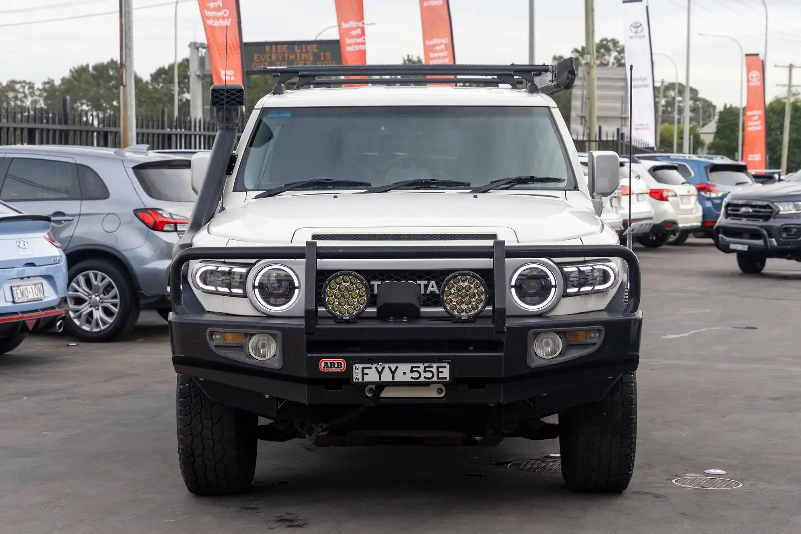2011 Toyota FJ Cruiser Gallery Image 4