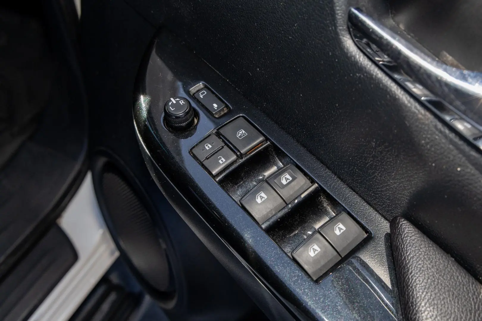 2017 Toyota Hilux Gallery Image 18