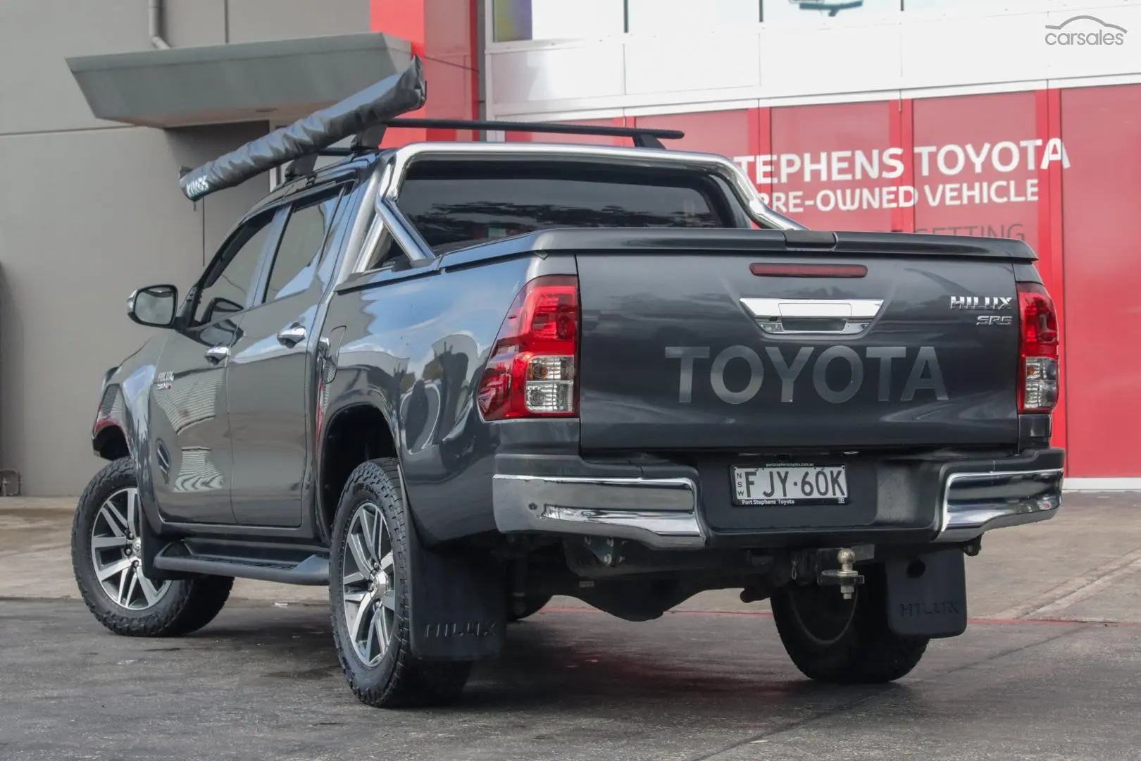 2016 Toyota Hilux Image 2