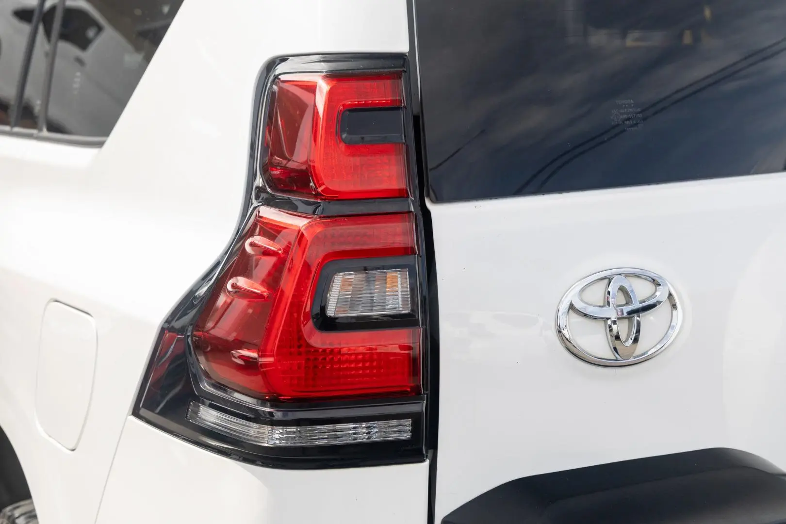 2022 Toyota Landcruiser Prado Gallery Image 20