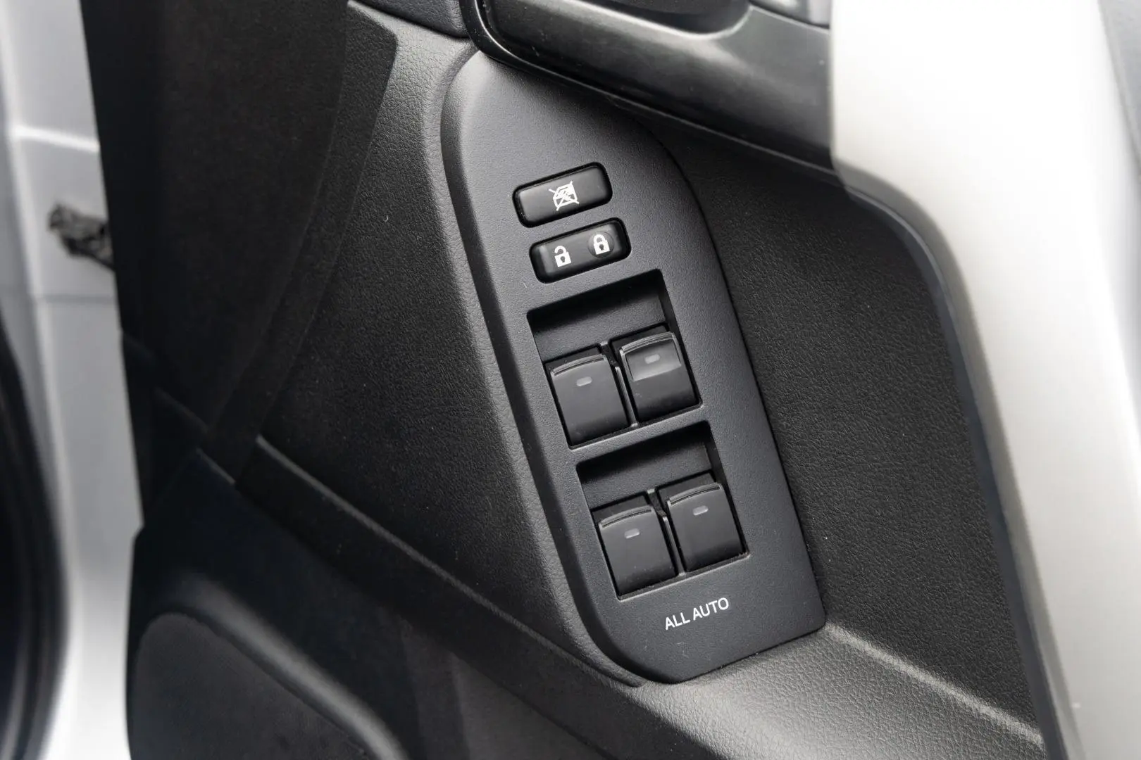 2021 Toyota Landcruiser Prado Gallery Image 17