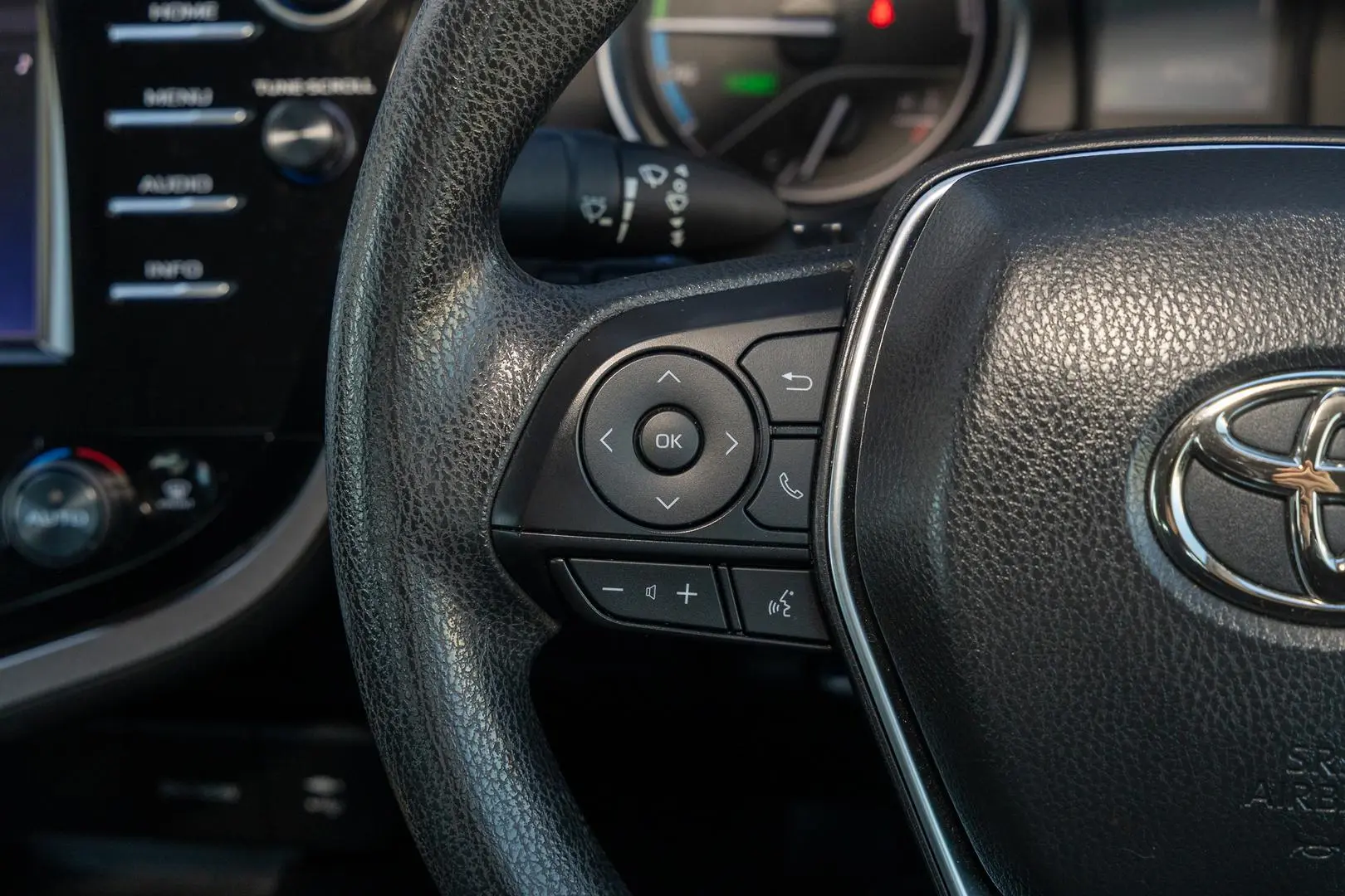 2020 Toyota Camry Gallery Image 9