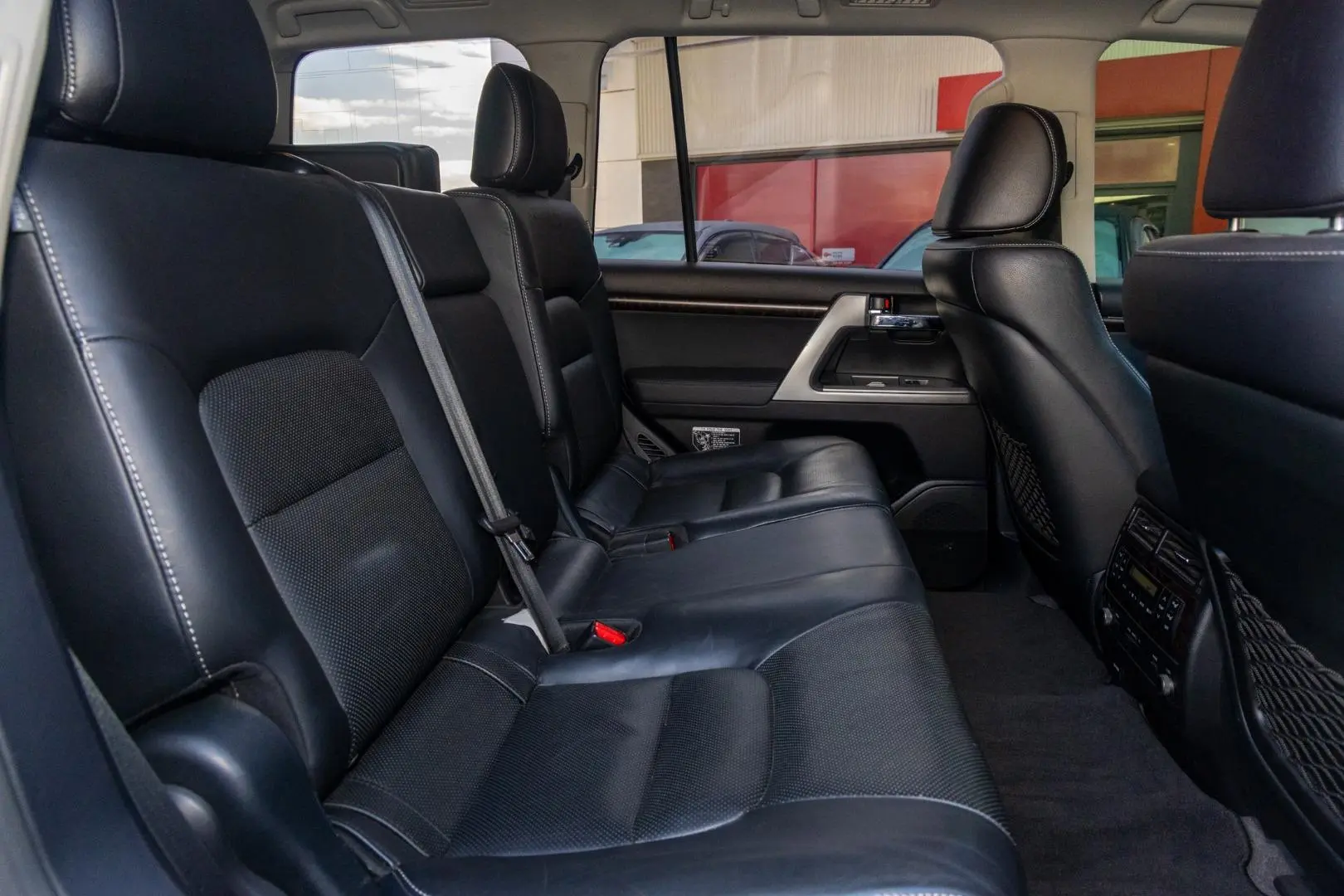2015 Toyota Landcruiser Gallery Image 9