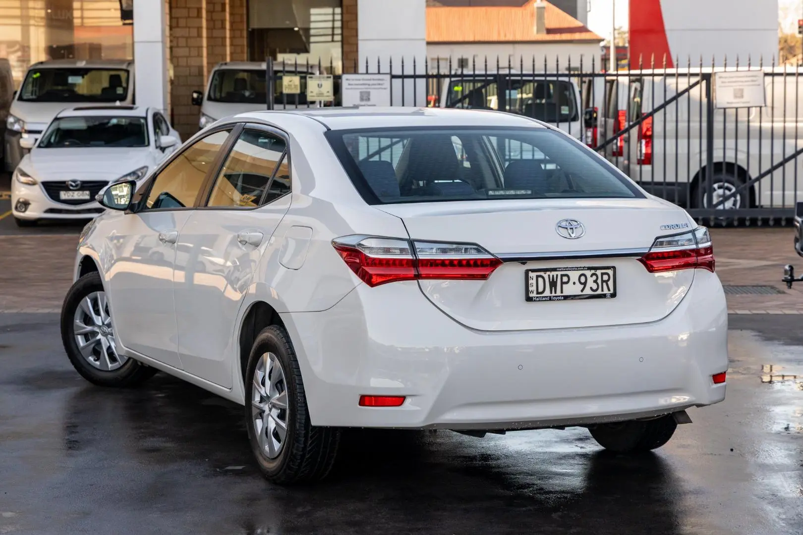 2018 Toyota Corolla Gallery Image 2