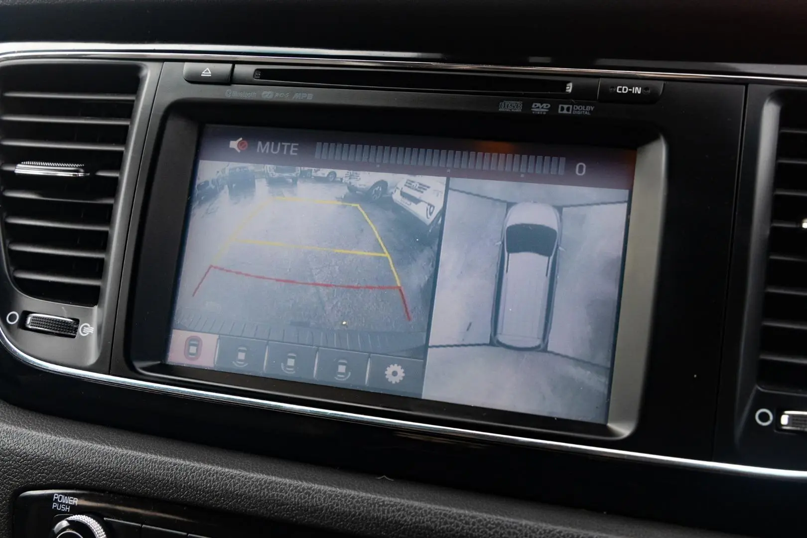 2017 Kia Carnival Gallery Image 16