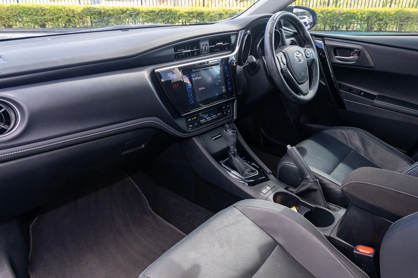 2017 Toyota Corolla Gallery Image 8