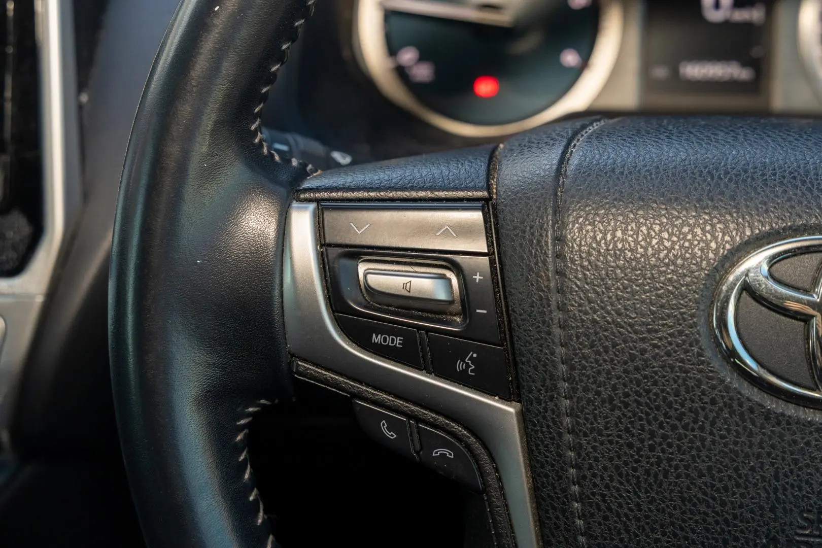 2018 Toyota Landcruiser Prado Gallery Image 10