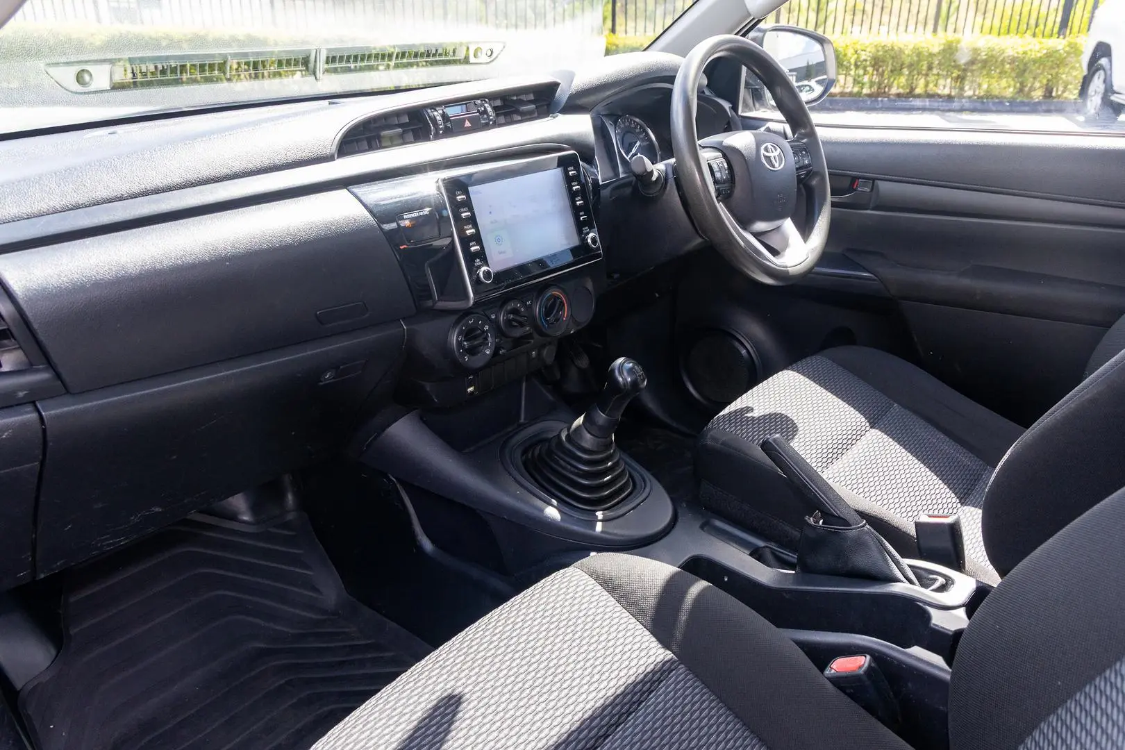 2021 Toyota Hilux Gallery Image 8