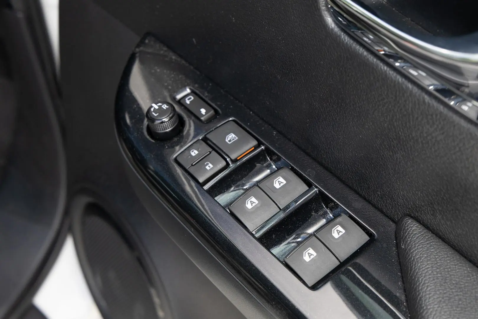 2023 Toyota Hilux Gallery Image 18