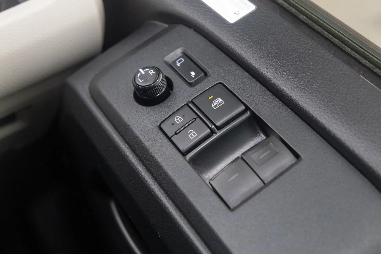 2023 Toyota Hiace Gallery Image 18