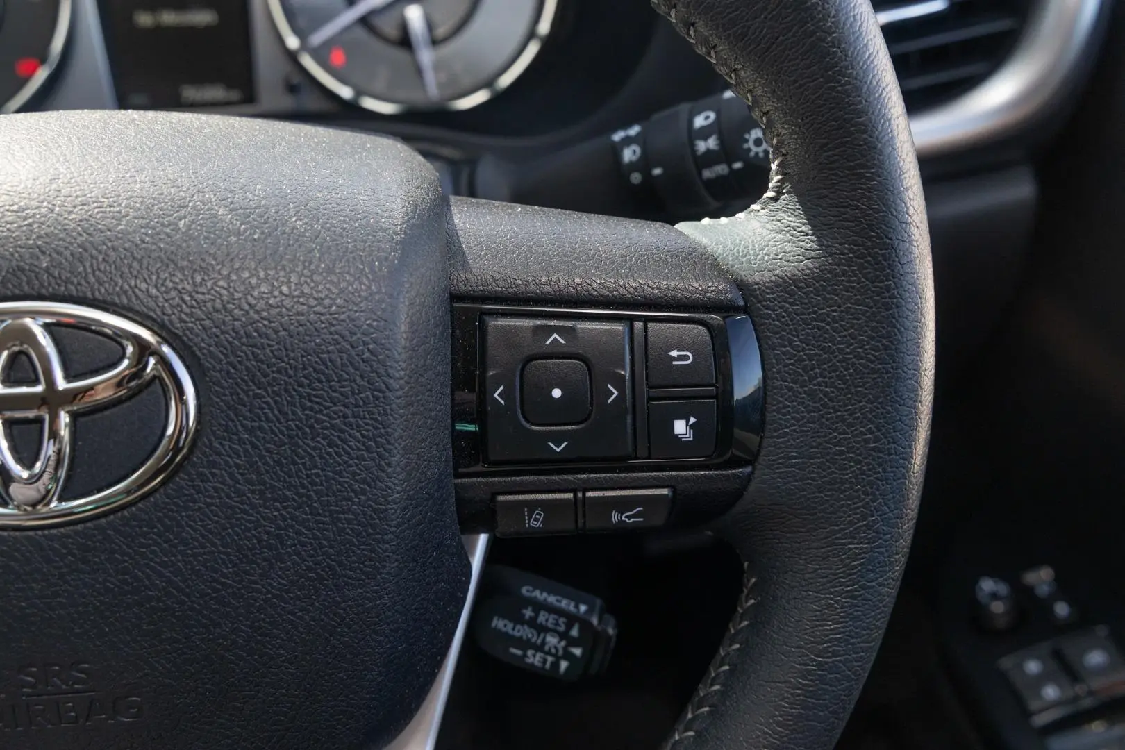 2025 Toyota Hilux Gallery Image 12