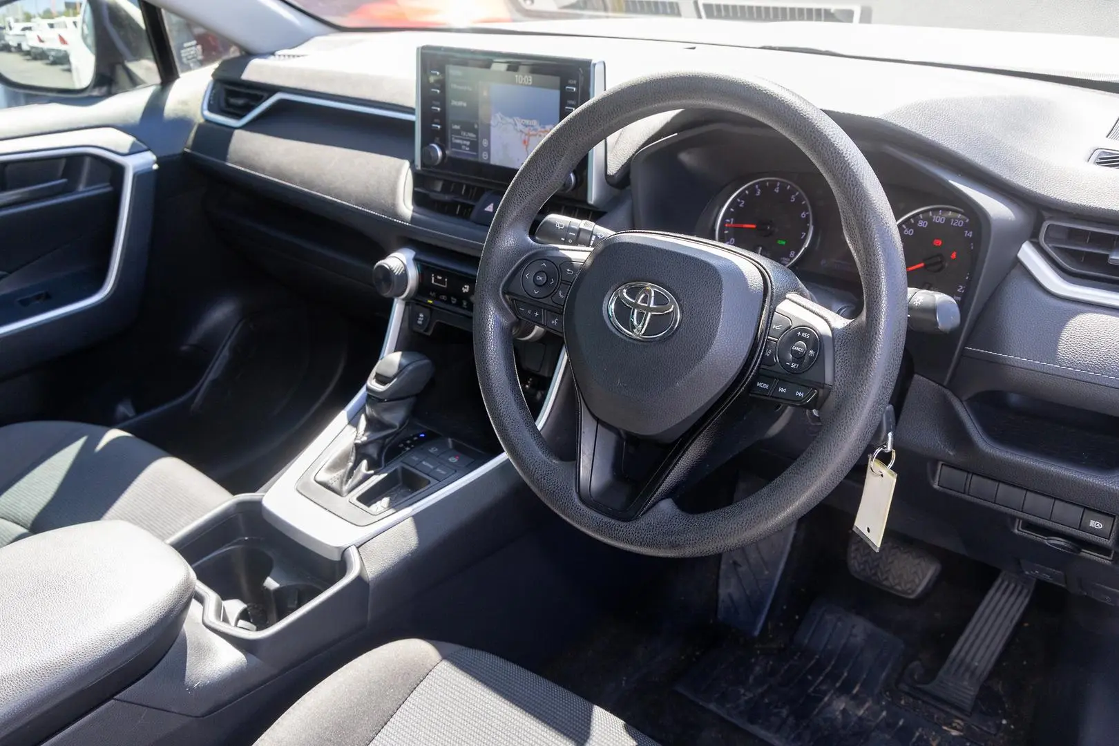 2019 Toyota RAV4 Gallery Image 7
