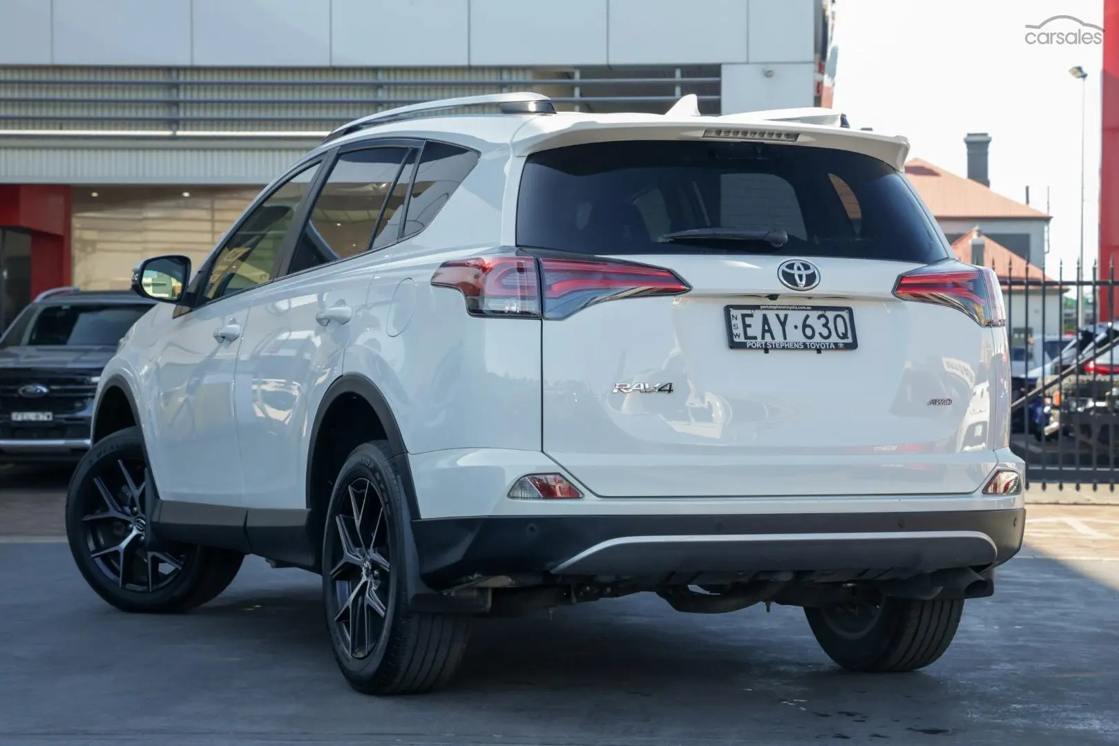 2019 Toyota RAV4 Image 2