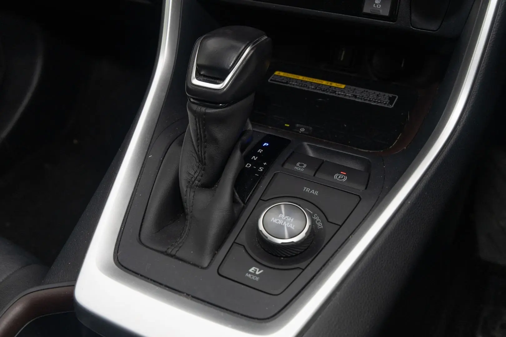 2020 Toyota RAV4 Gallery Image 17