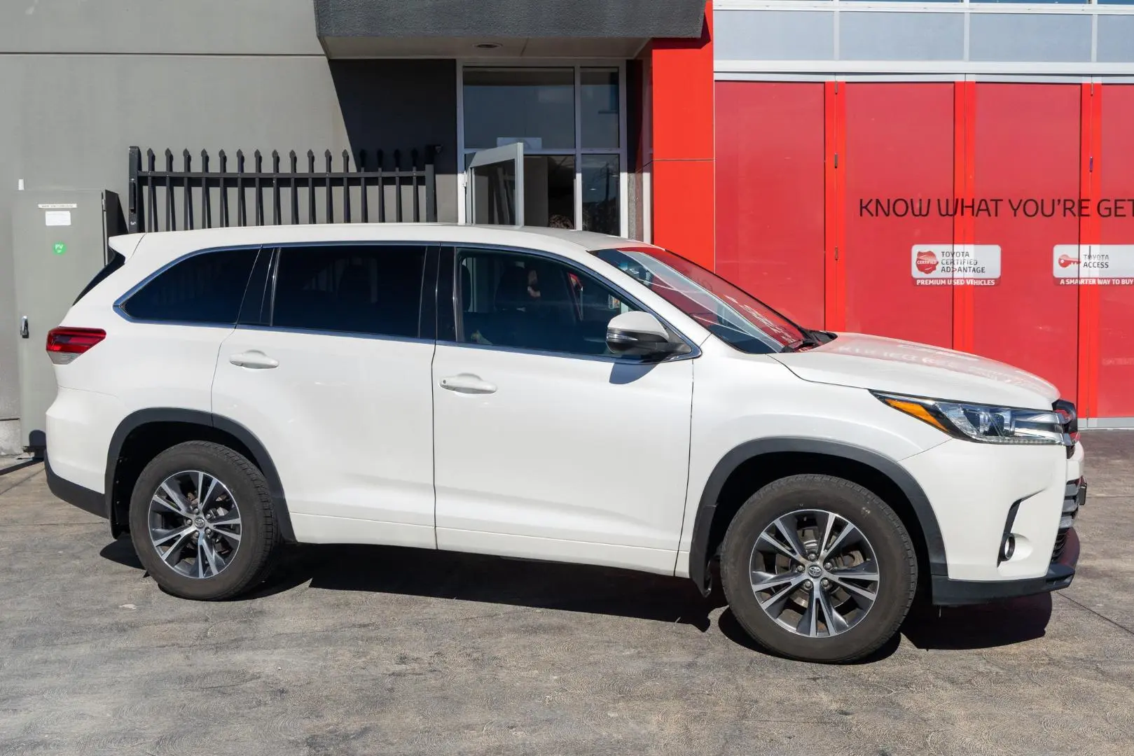 2018 Toyota Kluger Gallery Image 3