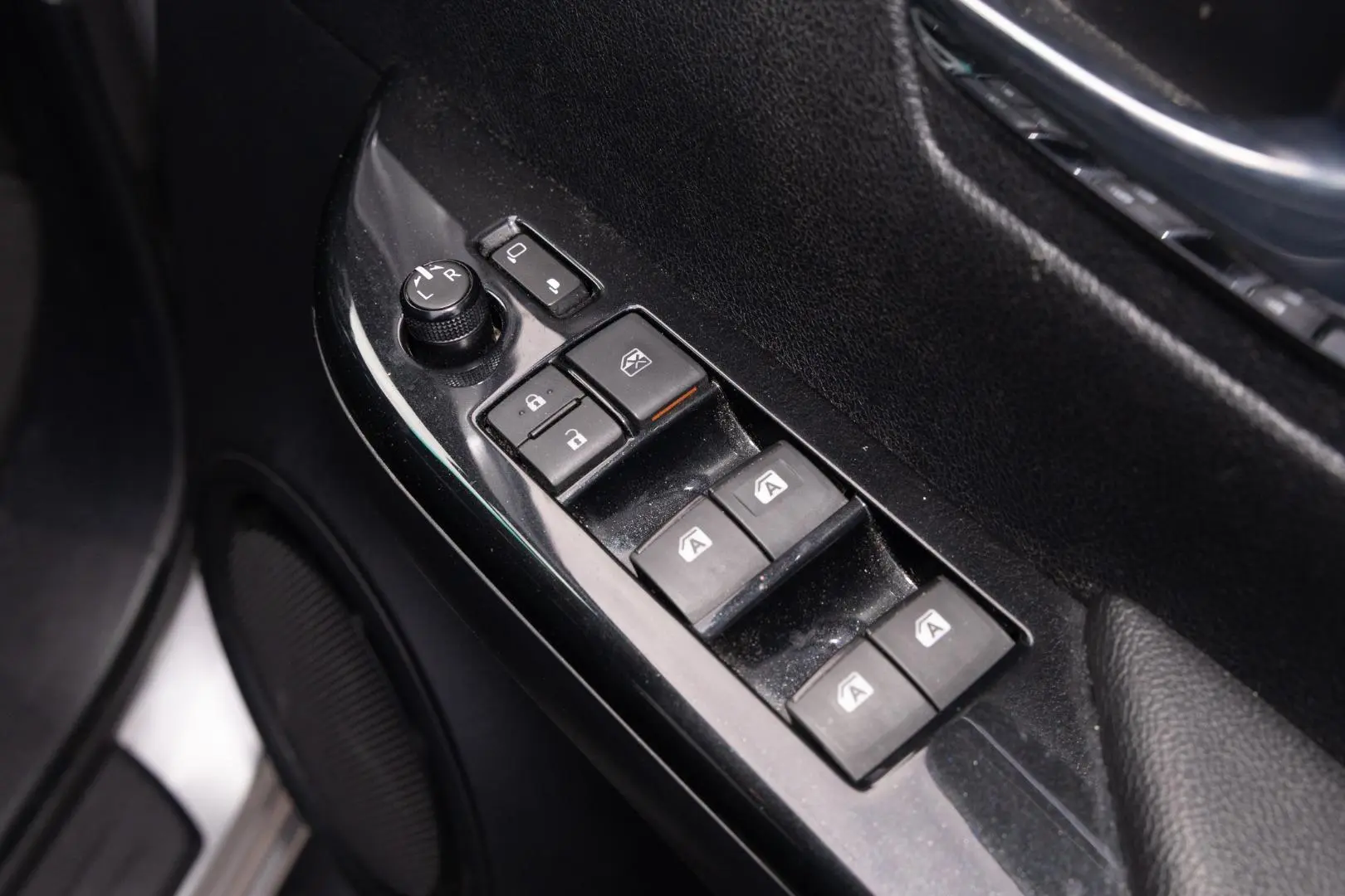 2023 Toyota Hilux Gallery Image 18