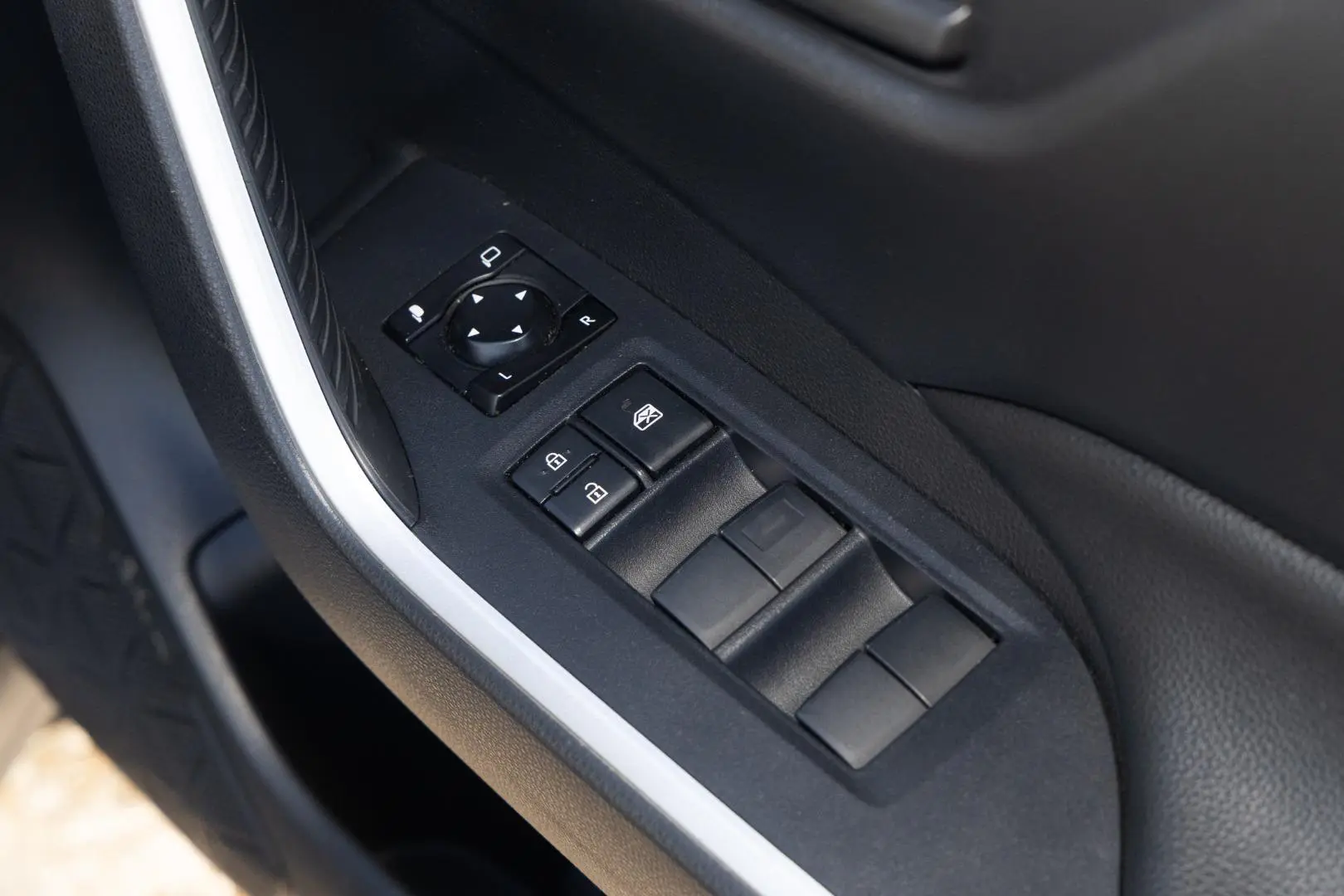 2022 Toyota RAV4 Gallery Image 18