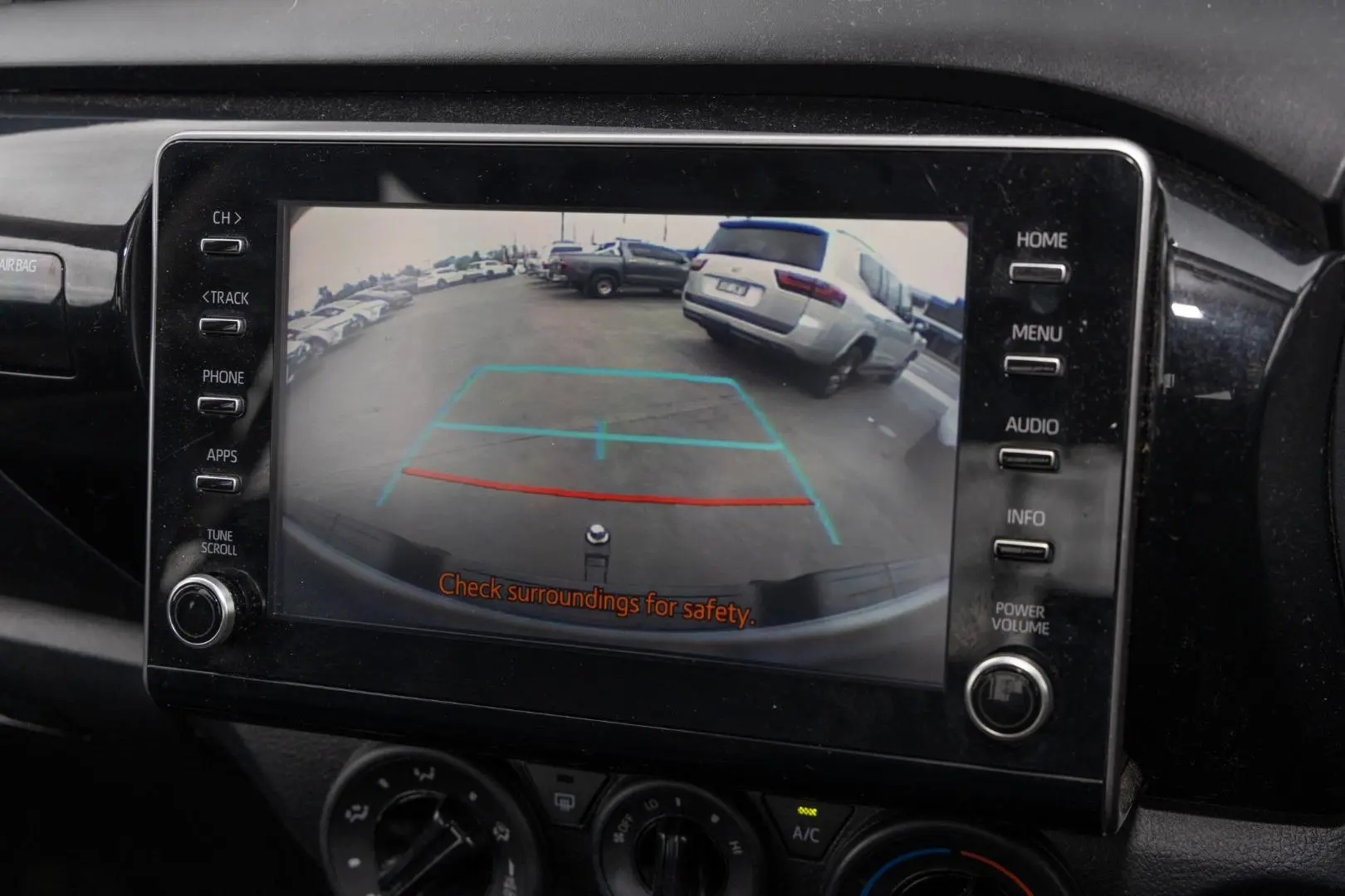 2020 Toyota Hilux Gallery Image 15