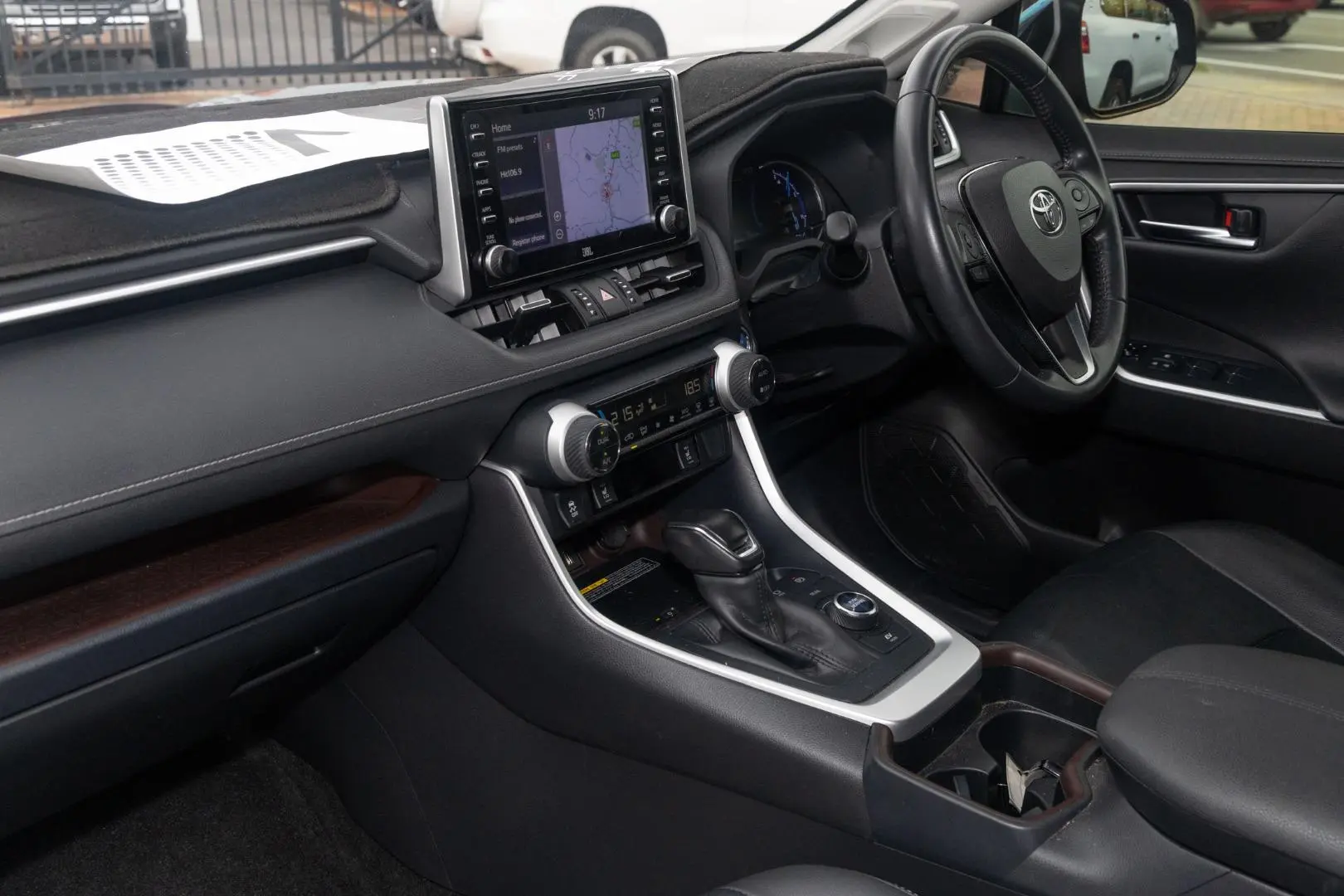 2020 Toyota RAV4 Gallery Image 8