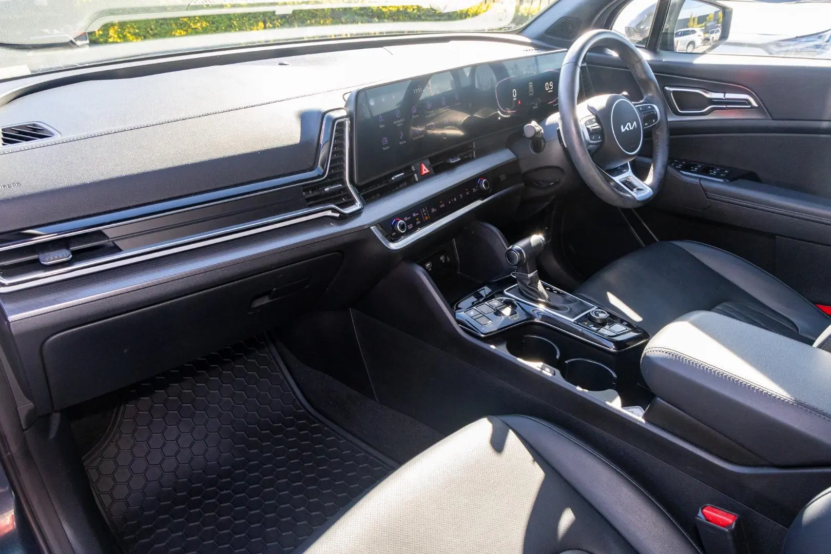 2022 Kia Sportage Gallery Image 8