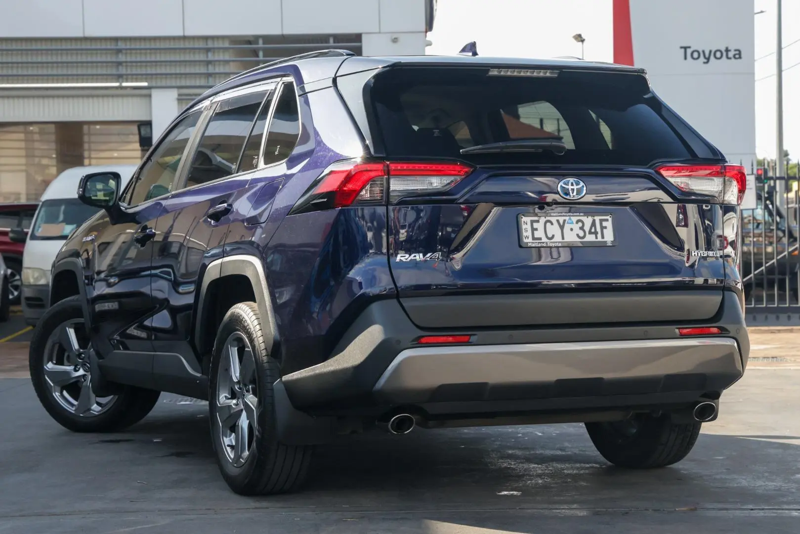 2019 Toyota RAV4 Image 2