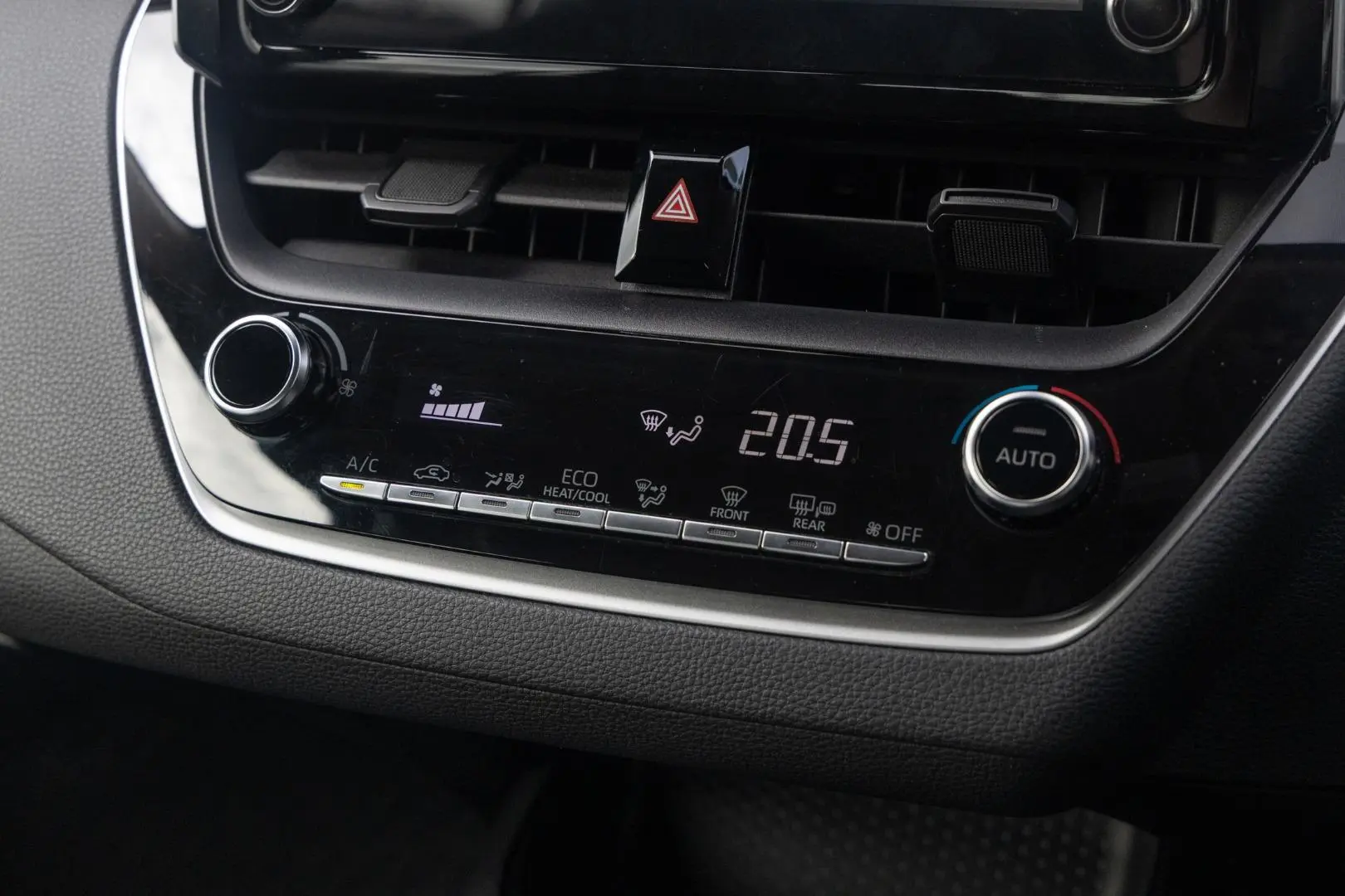 2020 Toyota Corolla Gallery Image 16