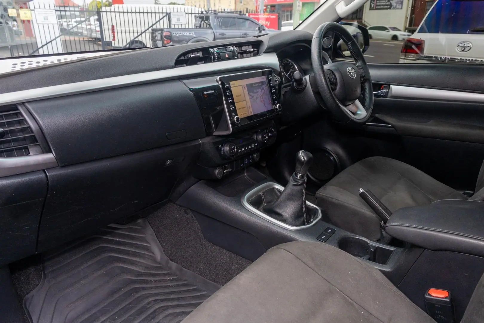 2021 Toyota Hilux Gallery Image 8