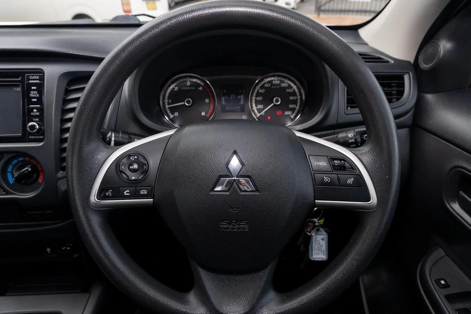 2022 Mitsubishi Triton Gallery Image 9