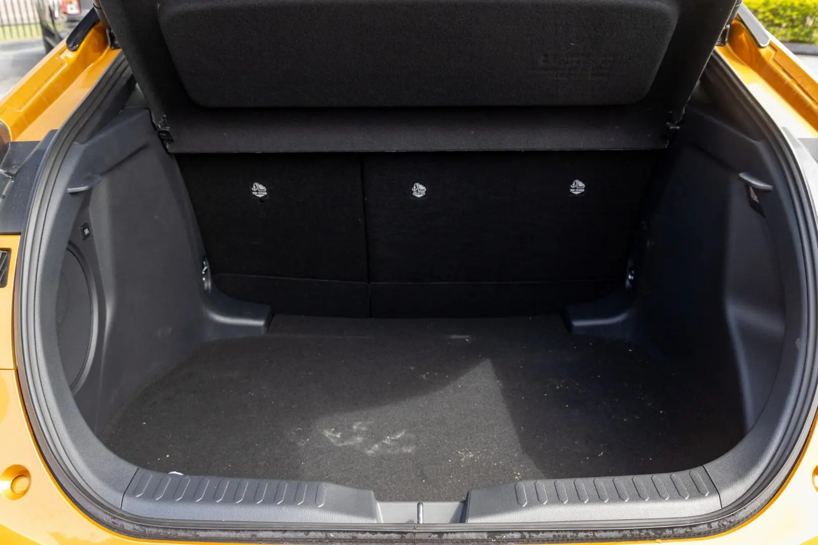 2025 Toyota C-HR Gallery Image 19