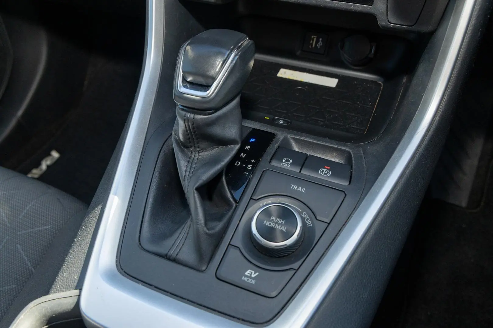 2022 Toyota RAV4 Gallery Image 17