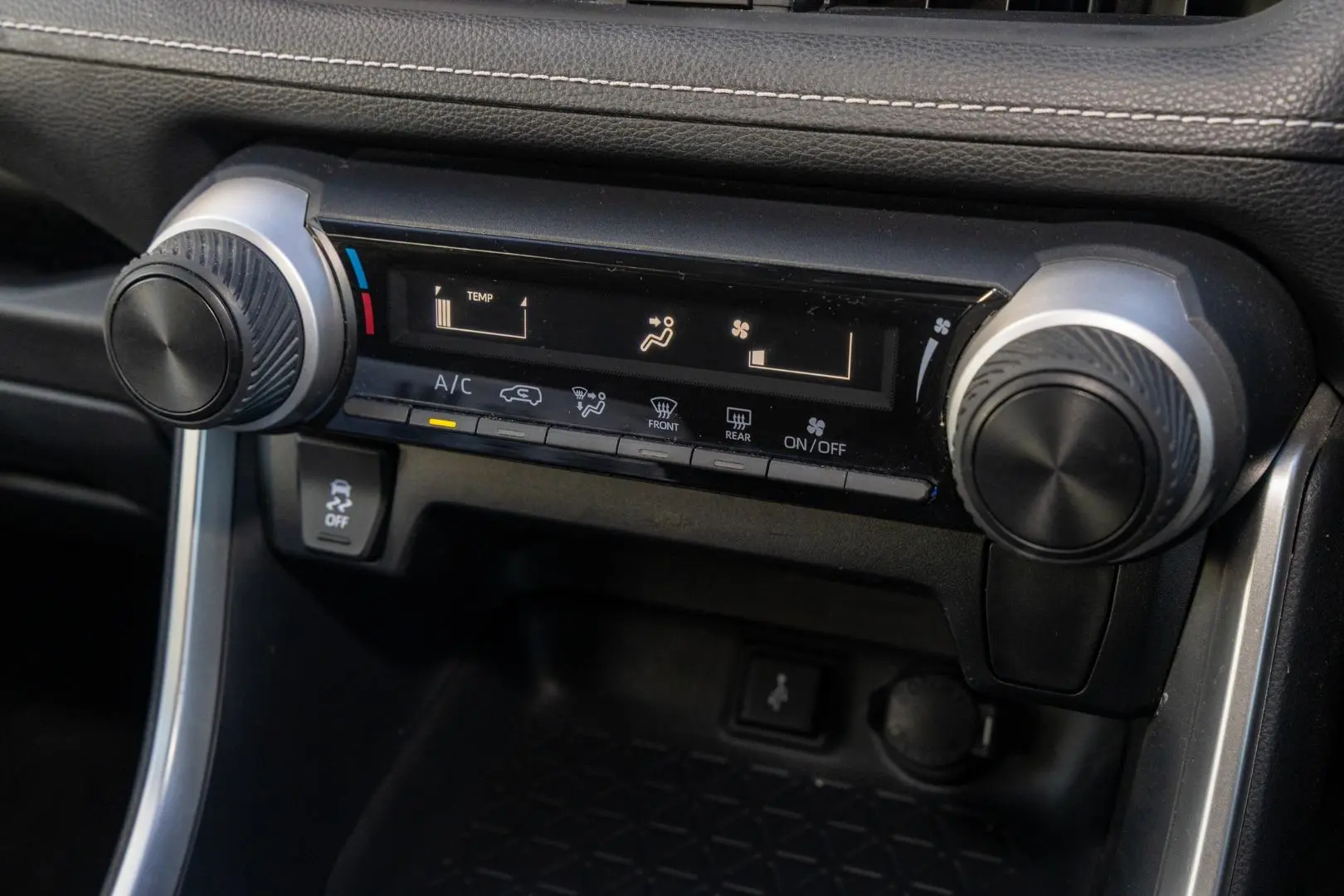 2020 Toyota RAV4 Gallery Image 16