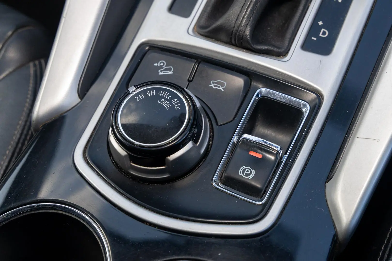 2017 Mitsubishi Pajero Sport Gallery Image 18