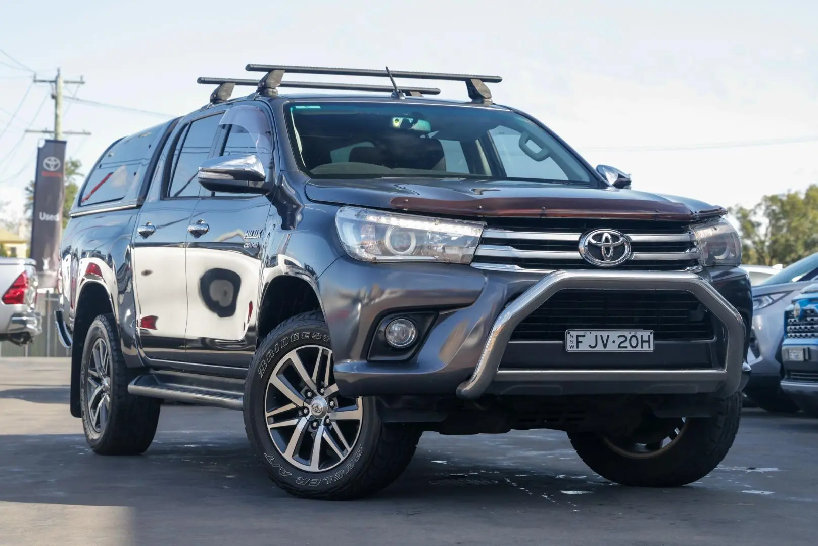 2017 Toyota Hilux Image 1