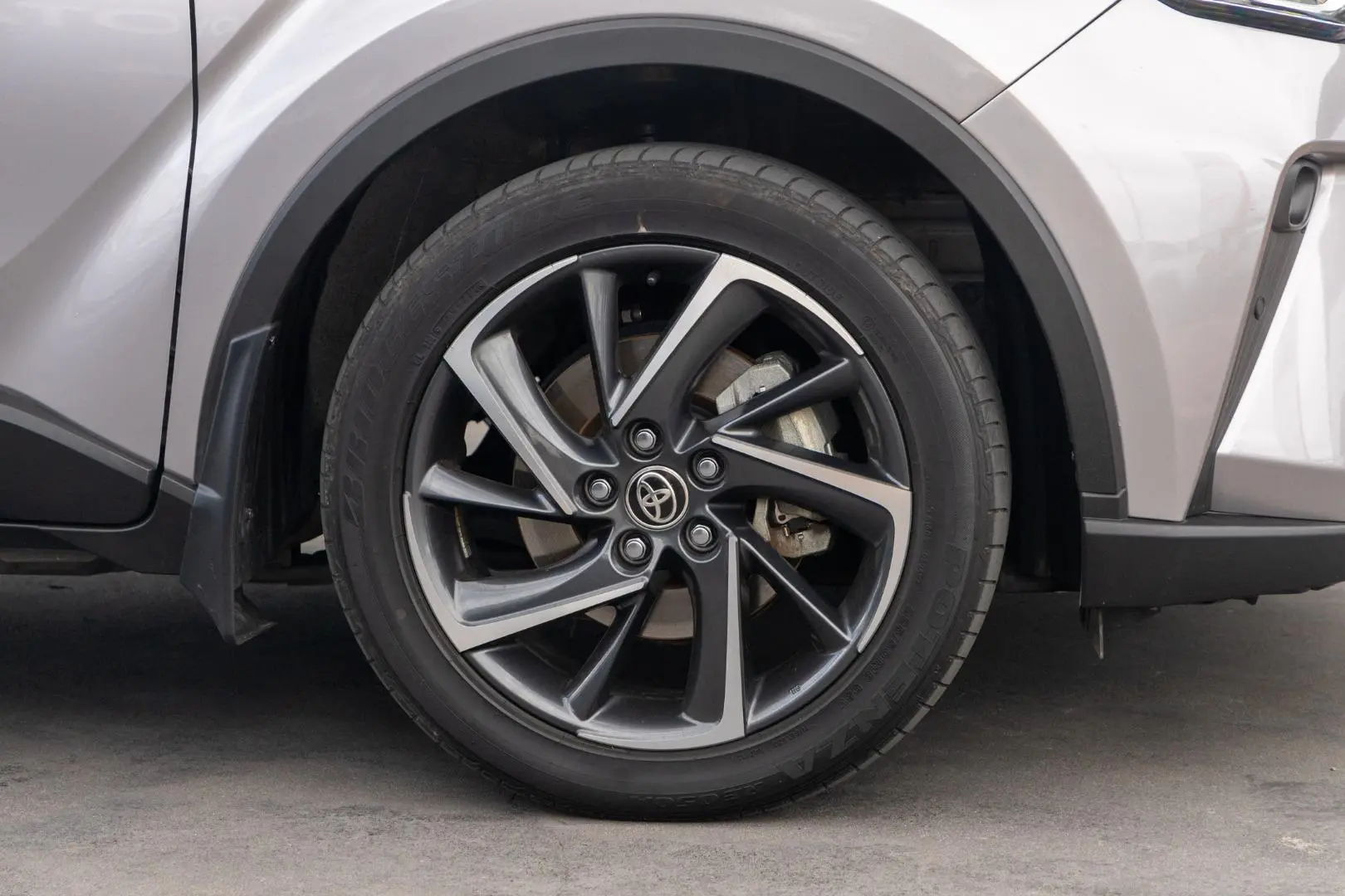2022 Toyota C-HR Gallery Image 22