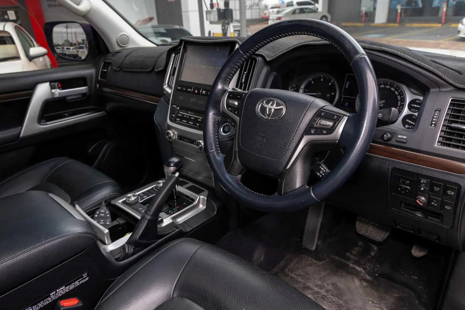 2018 Toyota Landcruiser Gallery Image 7