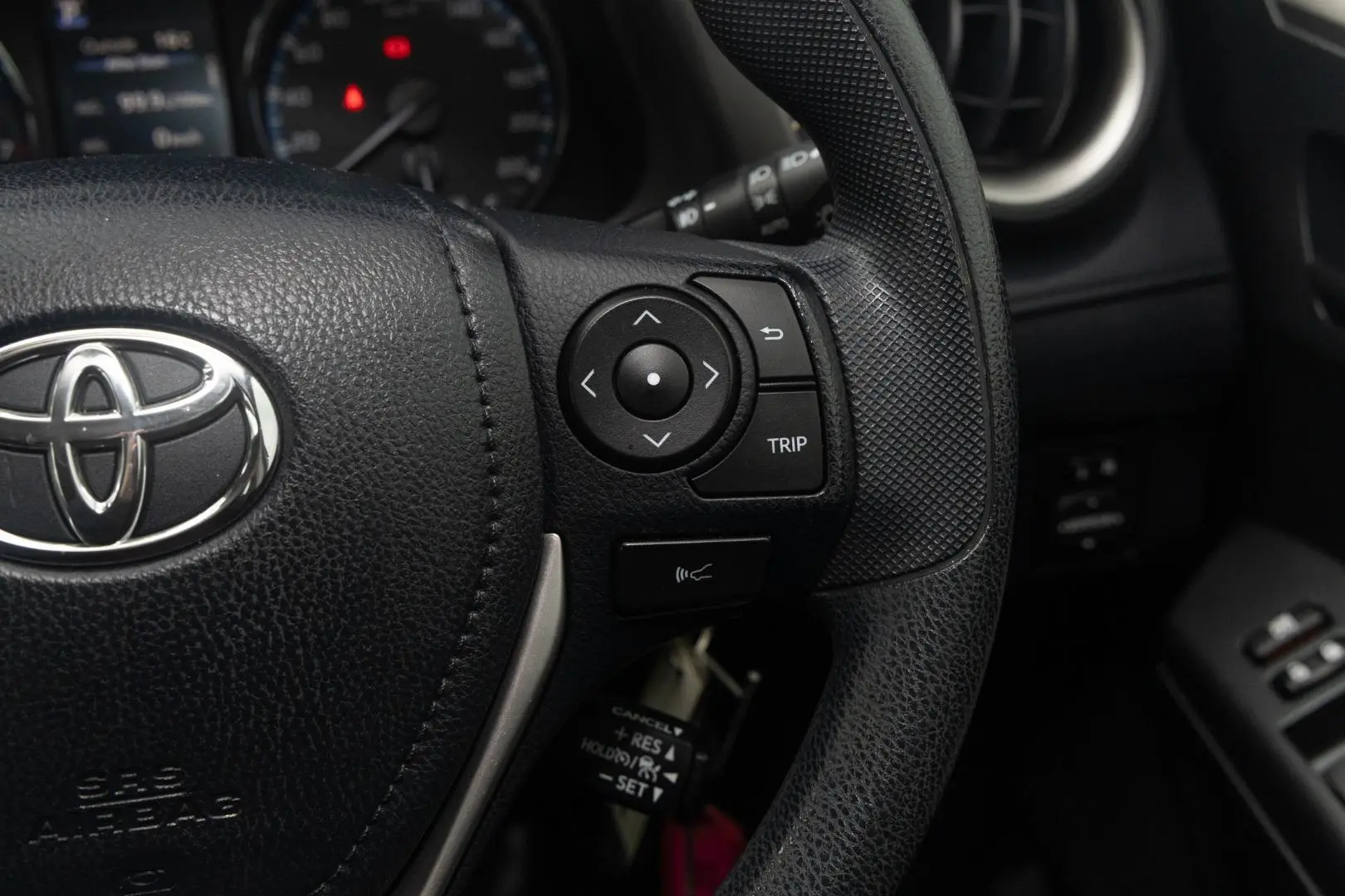 2017 Toyota RAV4 Gallery Image 12