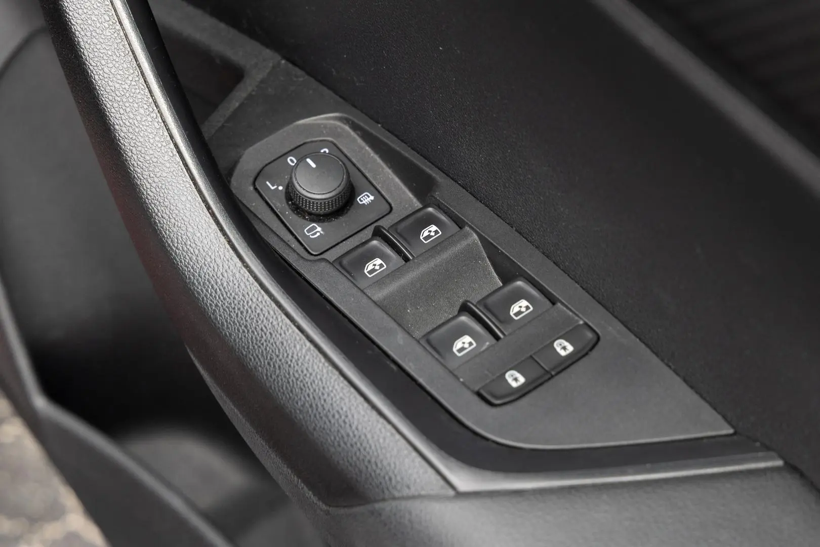 2020 SKODA Karoq Gallery Image 18